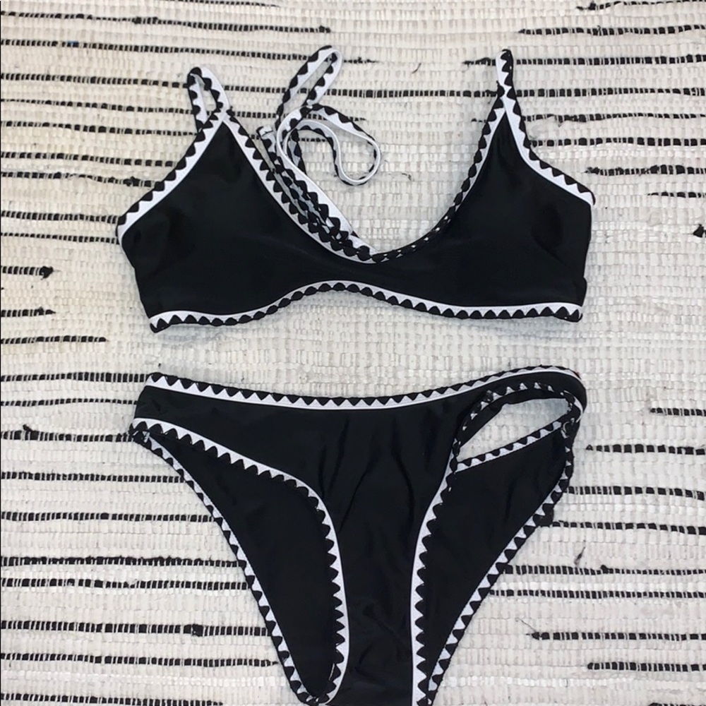 Black bikini top!